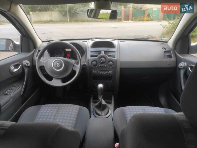 Серый Рено Меган, объемом двигателя 1.6 л и пробегом 206 тыс. км за 5390 $, фото 13 на Automoto.ua