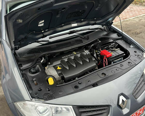 Серый Рено Меган, объемом двигателя 1.6 л и пробегом 174 тыс. км за 5550 $, фото 29 на Automoto.ua