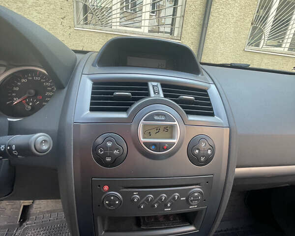 Сірий Рено Меган, об'ємом двигуна 1.6 л та пробігом 146 тис. км за 5400 $, фото 4 на Automoto.ua