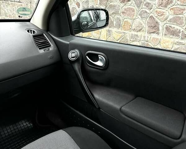 Сірий Рено Меган, об'ємом двигуна 1.5 л та пробігом 313 тис. км за 4750 $, фото 12 на Automoto.ua