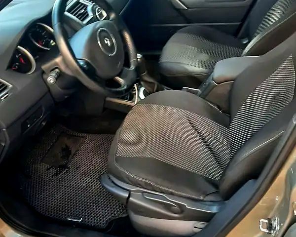 Сірий Рено Меган, об'ємом двигуна 1.6 л та пробігом 176 тис. км за 5500 $, фото 4 на Automoto.ua