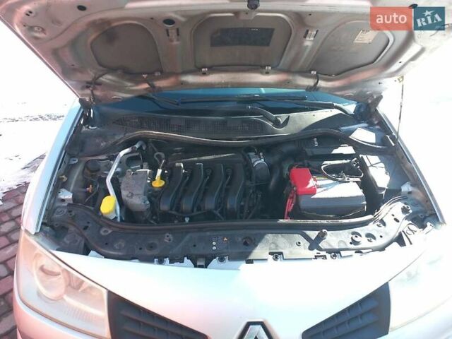 Серый Рено Меган, объемом двигателя 1.6 л и пробегом 300 тыс. км за 5100 $, фото 5 на Automoto.ua