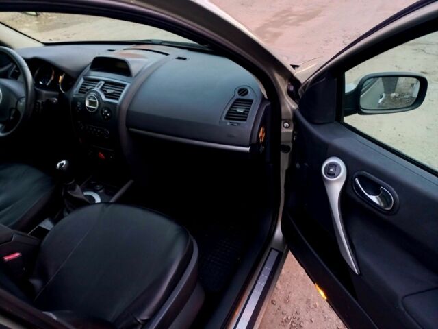 Сірий Рено Меган, об'ємом двигуна 1.6 л та пробігом 216 тис. км за 5650 $, фото 11 на Automoto.ua