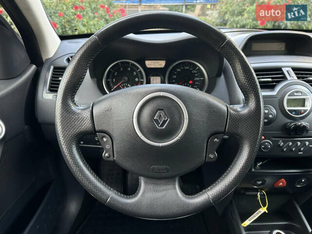 Рено Меган 2007 в Виннице на Automoto.ua Серый Рено Меган, объемом двигателя 1.6 л и пробегом 178 тыс. км за 5850 $, фото 42 на Automoto.ua