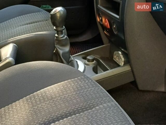 Сірий Рено Меган, об'ємом двигуна 2 л та пробігом 207 тис. км за 5800 $, фото 7 на Automoto.ua