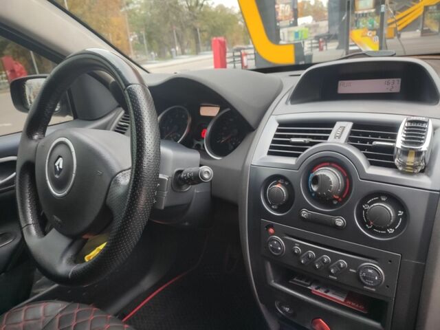Рено Меган 2007 в Кропивницком (Кировограде) на Automoto.ua Серый Рено Меган, объемом двигателя 1.6 л и пробегом 245 тыс. км за 5500 $, фото 14 на Automoto.ua