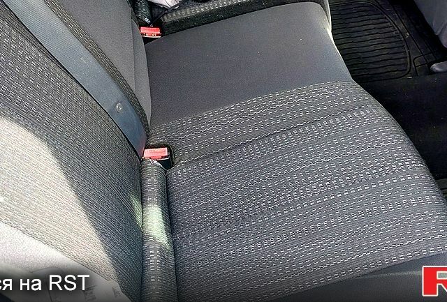 Серый Рено Меган, объемом двигателя 1.5 л и пробегом 203 тыс. км за 5450 $, фото 5 на Automoto.ua