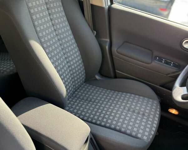 Сірий Рено Меган, об'ємом двигуна 1.6 л та пробігом 118 тис. км за 5999 $, фото 102 на Automoto.ua