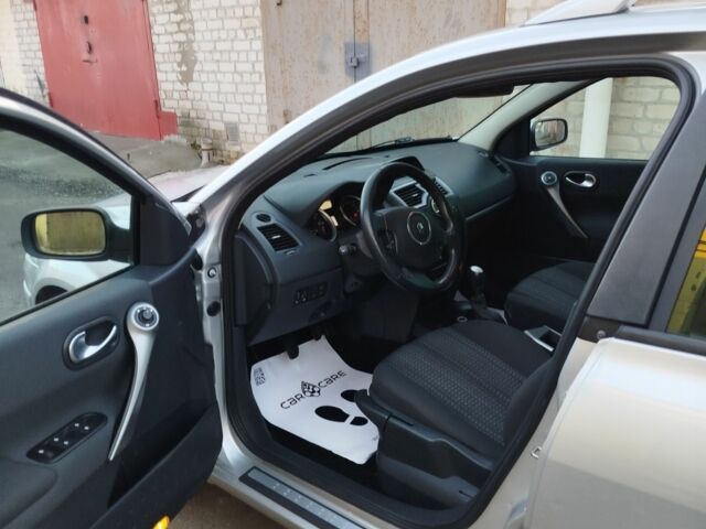 Сірий Рено Меган, об'ємом двигуна 2 л та пробігом 162 тис. км за 6299 $, фото 15 на Automoto.ua