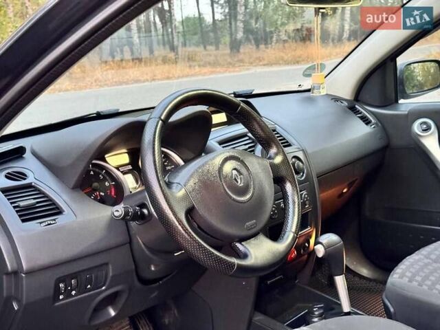 Серый Рено Меган, объемом двигателя 1.6 л и пробегом 190 тыс. км за 5650 $, фото 18 на Automoto.ua