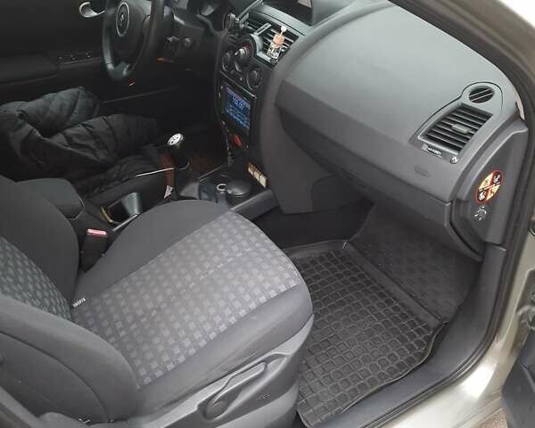 Серый Рено Меган, объемом двигателя 1.6 л и пробегом 234 тыс. км за 4999 $, фото 8 на Automoto.ua