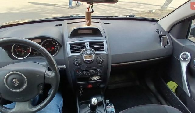 Серый Рено Меган, объемом двигателя 1.6 л и пробегом 283 тыс. км за 4900 $, фото 26 на Automoto.ua