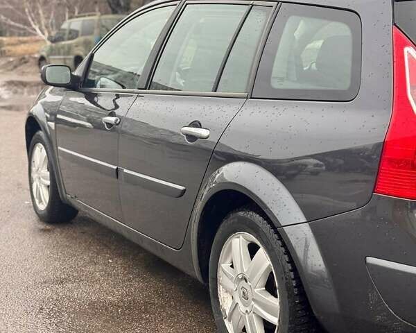 Серый Рено Меган, объемом двигателя 1.6 л и пробегом 231 тыс. км за 4750 $, фото 4 на Automoto.ua