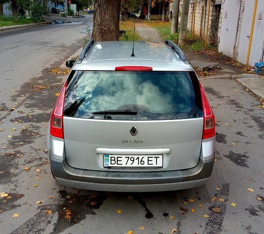 Серый Рено Меган, объемом двигателя 1.6 л и пробегом 185 тыс. км за 5700 $, фото 1 на Automoto.ua