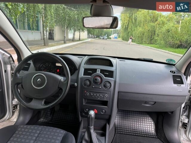 Сірий Рено Меган, об'ємом двигуна 1.6 л та пробігом 116 тис. км за 5950 $, фото 9 на Automoto.ua
