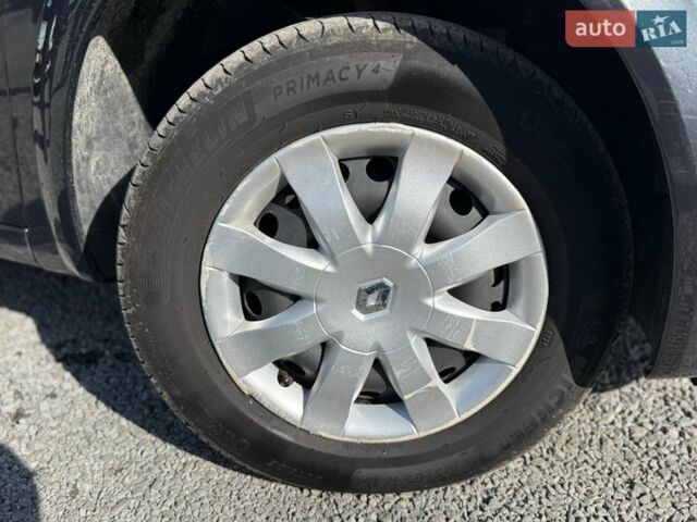 Серый Рено Меган, объемом двигателя 1.6 л и пробегом 125 тыс. км за 5999 $, фото 26 на Automoto.ua