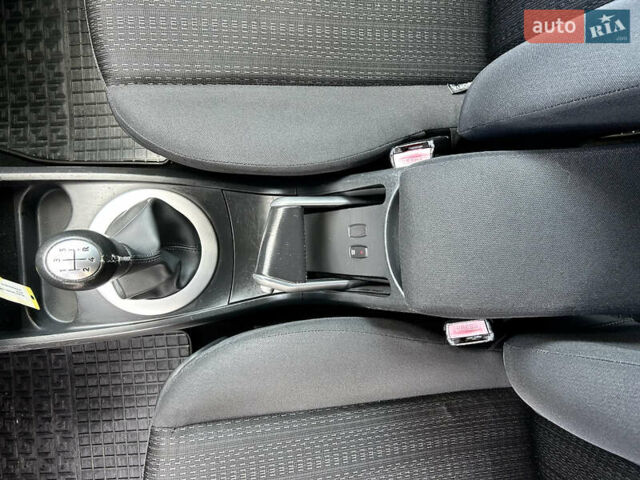 Рено Меган 2007 в Виннице на Automoto.ua Серый Рено Меган, объемом двигателя 1.6 л и пробегом 178 тыс. км за 5850 $, фото 51 на Automoto.ua