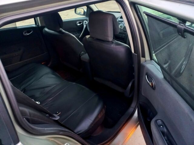 Сірий Рено Меган, об'ємом двигуна 1.6 л та пробігом 216 тис. км за 5650 $, фото 12 на Automoto.ua