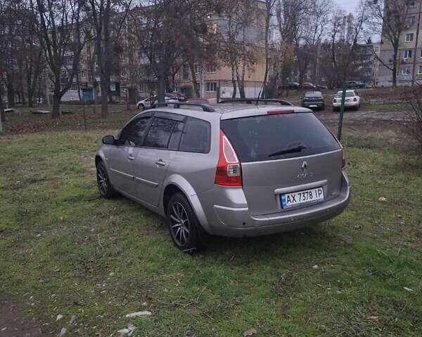 Серый Рено Меган, объемом двигателя 1.6 л и пробегом 234 тыс. км за 4999 $, фото 28 на Automoto.ua