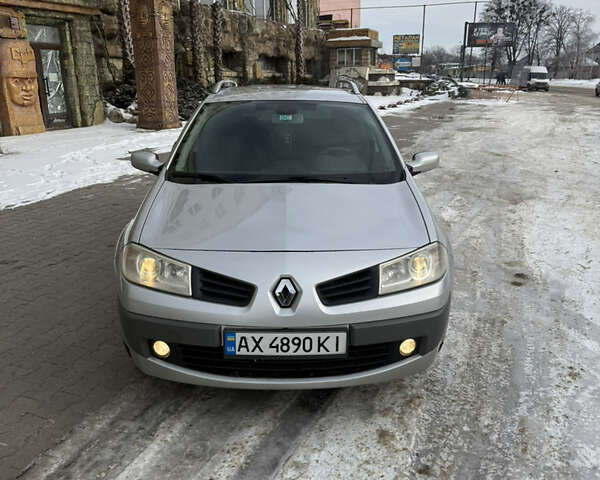 Серый Рено Меган, объемом двигателя 1.6 л и пробегом 274 тыс. км за 5350 $, фото 2 на Automoto.ua