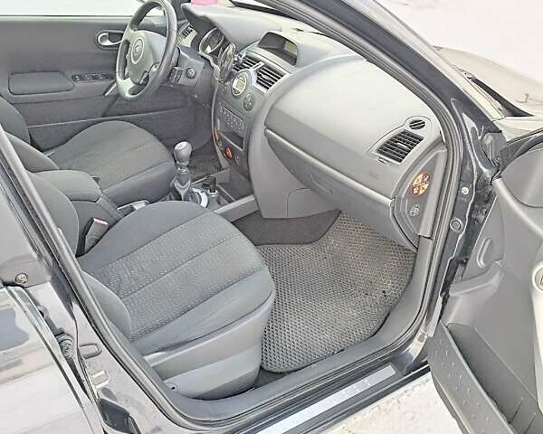 Сірий Рено Меган, об'ємом двигуна 1.87 л та пробігом 256 тис. км за 5300 $, фото 9 на Automoto.ua