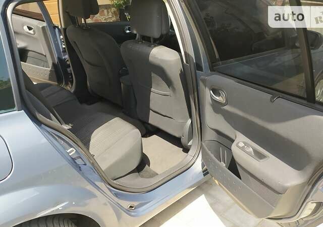 Серый Рено Меган, объемом двигателя 2 л и пробегом 288 тыс. км за 5500 $, фото 16 на Automoto.ua