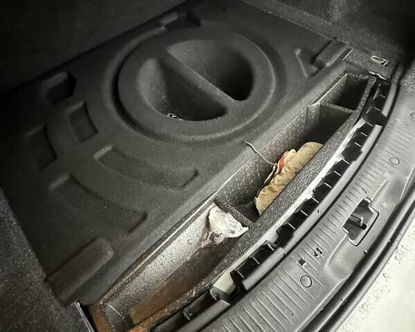 Серый Рено Меган, объемом двигателя 1.6 л и пробегом 248 тыс. км за 5500 $, фото 12 на Automoto.ua