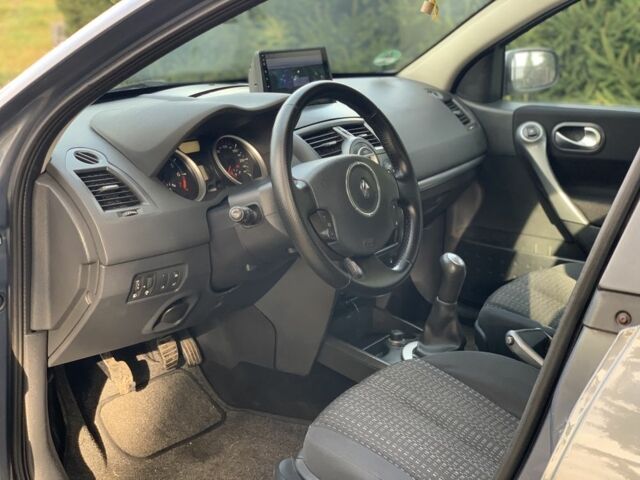 Сірий Рено Меган, об'ємом двигуна 1.6 л та пробігом 233 тис. км за 4999 $, фото 5 на Automoto.ua