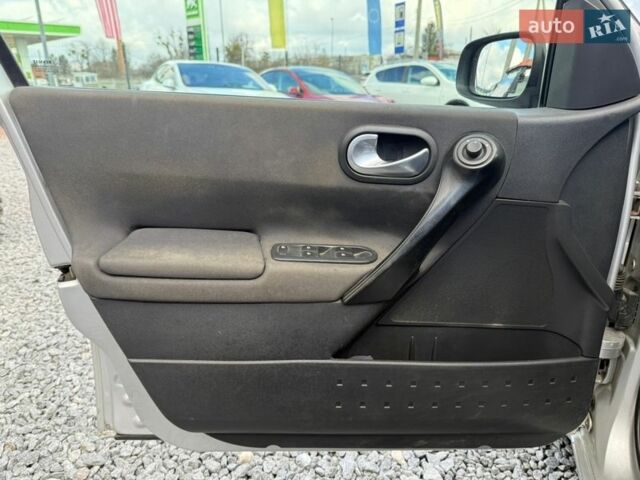 Серый Рено Меган, объемом двигателя 1.6 л и пробегом 282 тыс. км за 3900 $, фото 9 на Automoto.ua