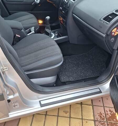 Сірий Рено Меган, об'ємом двигуна 1.6 л та пробігом 74 тис. км за 6800 $, фото 14 на Automoto.ua