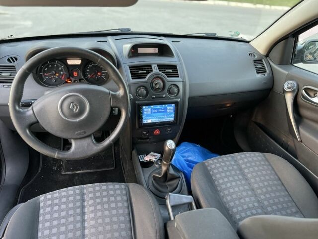 Серый Рено Меган, объемом двигателя 1.6 л и пробегом 256 тыс. км за 5500 $, фото 4 на Automoto.ua