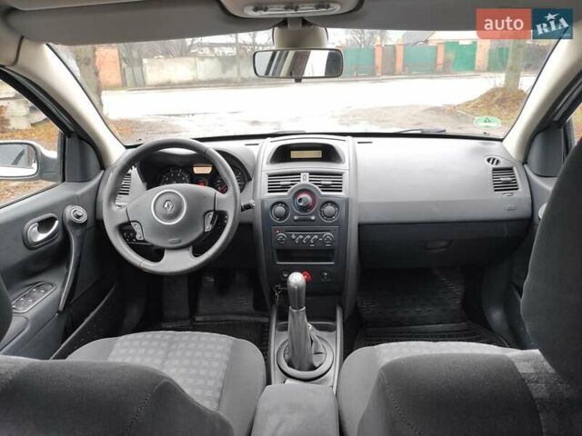 Серый Рено Меган, объемом двигателя 1.6 л и пробегом 199 тыс. км за 5490 $, фото 14 на Automoto.ua