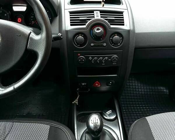 Сірий Рено Меган, об'ємом двигуна 1.5 л та пробігом 313 тис. км за 4750 $, фото 14 на Automoto.ua