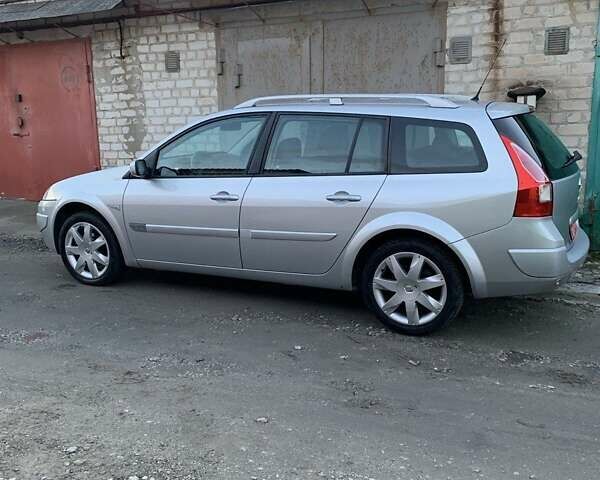 Серый Рено Меган, объемом двигателя 2 л и пробегом 162 тыс. км за 6299 $, фото 84 на Automoto.ua