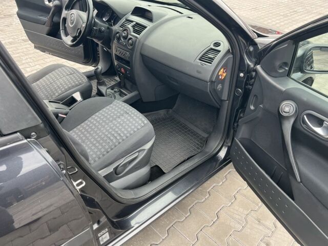 Сірий Рено Меган, об'ємом двигуна 1.5 л та пробігом 210 тис. км за 5600 $, фото 9 на Automoto.ua
