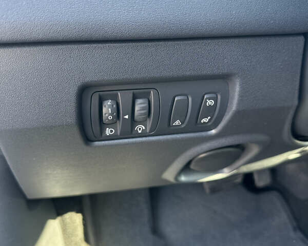 Серый Рено Меган, объемом двигателя 2 л и пробегом 134 тыс. км за 5600 $, фото 8 на Automoto.ua