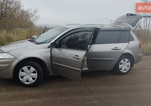 Серый Рено Меган, объемом двигателя 1.5 л и пробегом 250 тыс. км за 4800 $, фото 15 на Automoto.ua