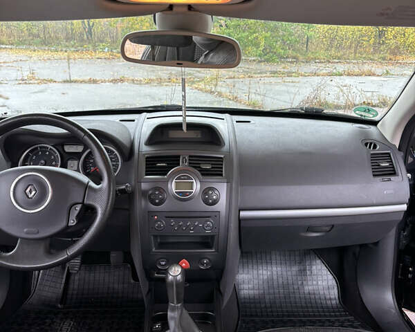 Серый Рено Меган, объемом двигателя 1.6 л и пробегом 210 тыс. км за 6150 $, фото 19 на Automoto.ua
