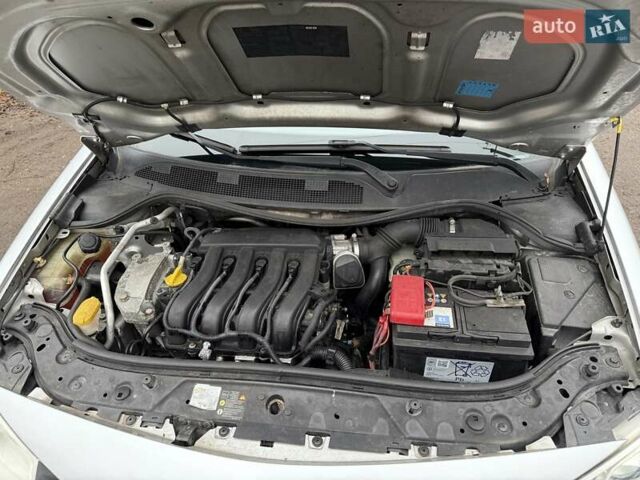 Серый Рено Меган, объемом двигателя 1.6 л и пробегом 206 тыс. км за 5190 $, фото 20 на Automoto.ua