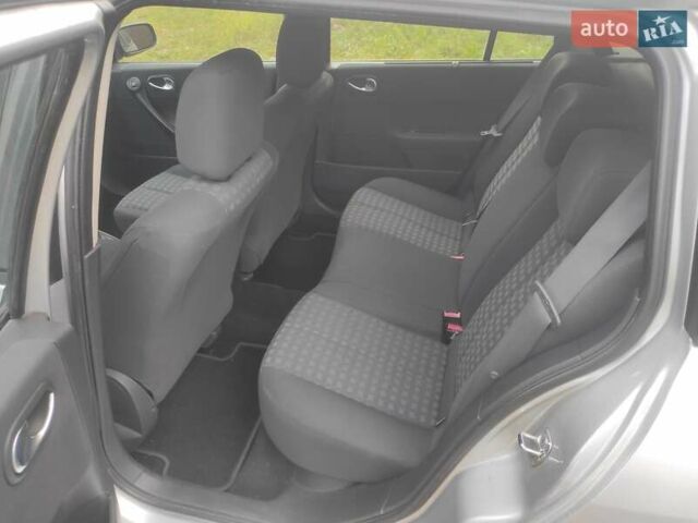 Серый Рено Меган, объемом двигателя 1.6 л и пробегом 206 тыс. км за 5390 $, фото 12 на Automoto.ua