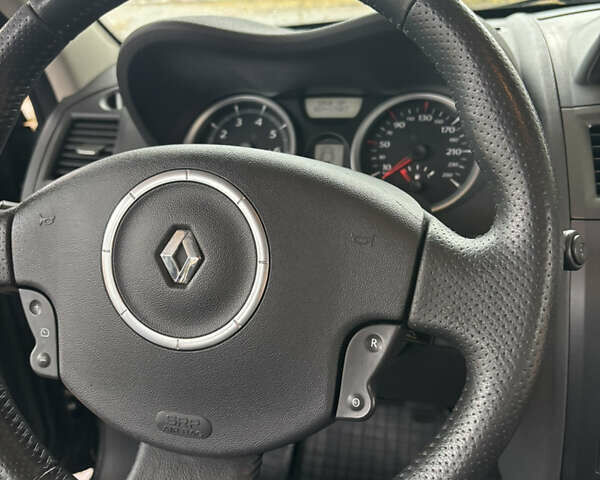 Серый Рено Меган, объемом двигателя 1.6 л и пробегом 210 тыс. км за 6150 $, фото 18 на Automoto.ua