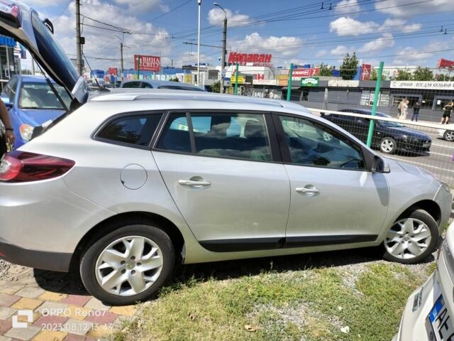 Серый Рено Меган, объемом двигателя 1.5 л и пробегом 160 тыс. км за 9000 $, фото 1 на Automoto.ua