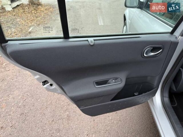 Серый Рено Меган, объемом двигателя 1.6 л и пробегом 206 тыс. км за 5190 $, фото 13 на Automoto.ua