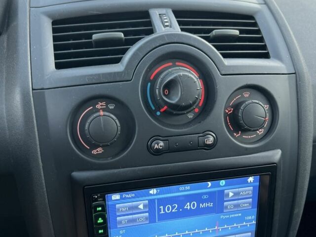 Серый Рено Меган, объемом двигателя 1.6 л и пробегом 220 тыс. км за 5199 $, фото 7 на Automoto.ua