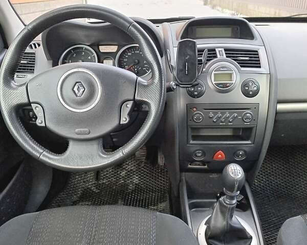Сірий Рено Меган, об'ємом двигуна 1.87 л та пробігом 256 тис. км за 5300 $, фото 18 на Automoto.ua