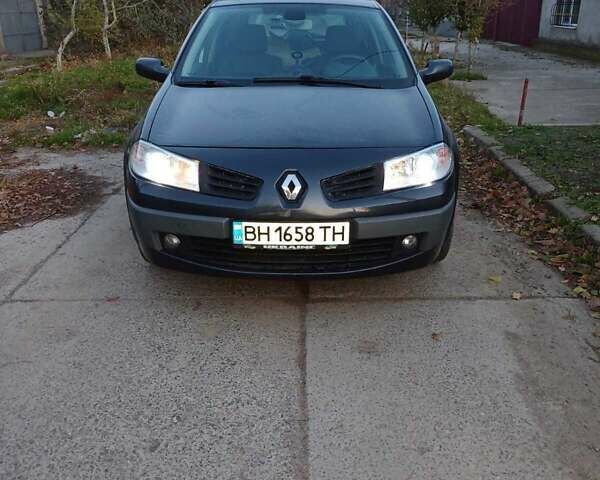 Серый Рено Меган, объемом двигателя 2 л и пробегом 306 тыс. км за 4900 $, фото 2 на Automoto.ua