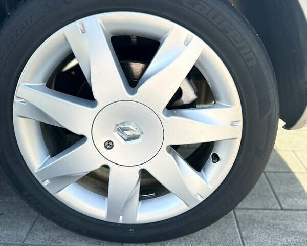 Серый Рено Меган, объемом двигателя 2 л и пробегом 134 тыс. км за 5600 $, фото 12 на Automoto.ua