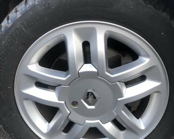 Серый Рено Меган, объемом двигателя 2 л и пробегом 205 тыс. км за 6500 $, фото 26 на Automoto.ua