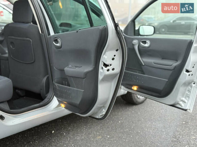 Серый Рено Меган, объемом двигателя 1.6 л и пробегом 213 тыс. км за 5100 $, фото 28 на Automoto.ua