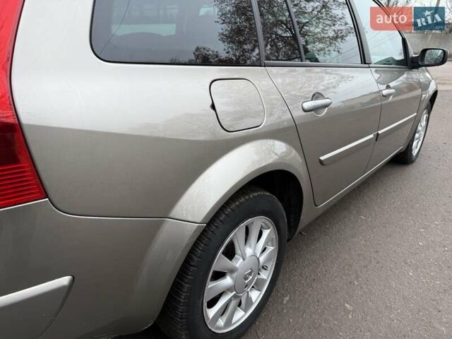 Сірий Рено Меган, об'ємом двигуна 1.6 л та пробігом 213 тис. км за 5890 $, фото 9 на Automoto.ua